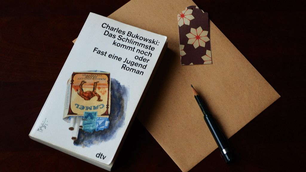 Charles Bukowski: Das Schlimmste kommt noch oder Fast eine Jugend (Paperback, Deutsch language, 1990, dtv)