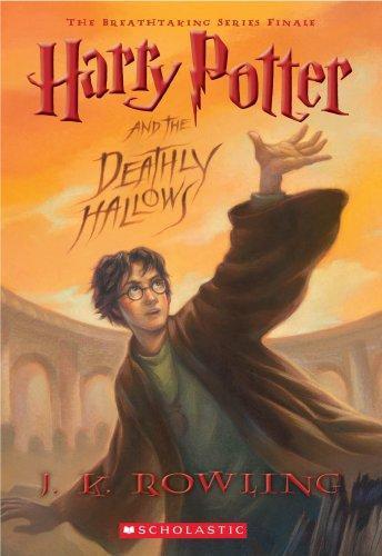 J. K. Rowling: Harry Potter and the Deathly Hallows (Paperback, 2009, Arthur A. Levine Books an imprint of Scholastic Inc.)