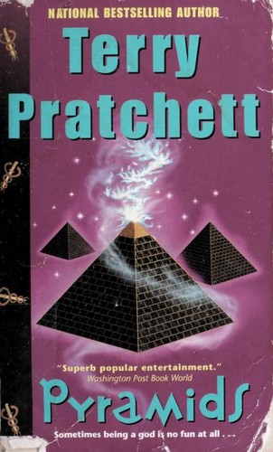 Terry Pratchett: Pyramids (2001, HarperTorch)